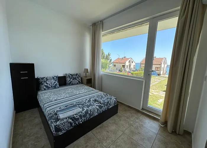 招待所 Quiet Bay 索佐波尔