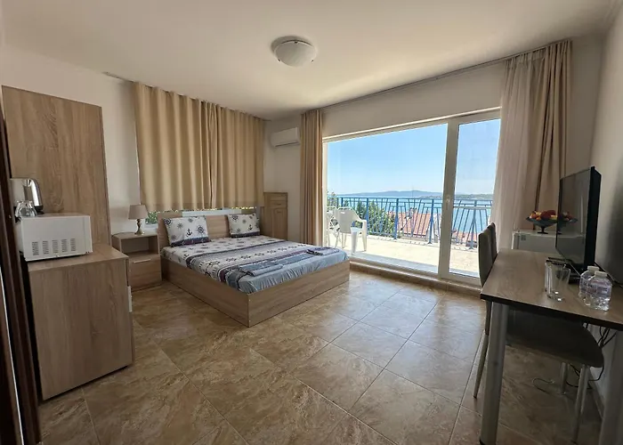 招待所 Quiet Bay 4*