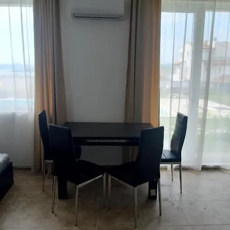Quiet Bay 3*