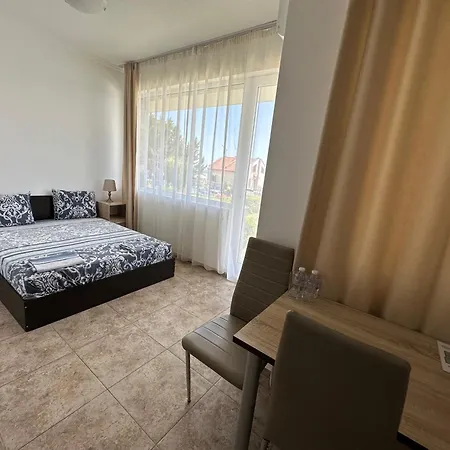Quiet Bay 3*