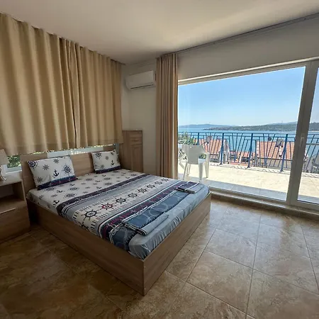 Guest house Quiet Bay