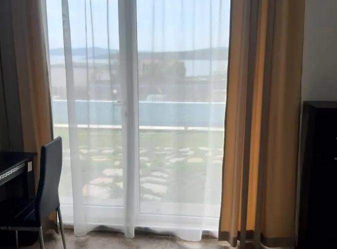 Casa de hóspedes Quiet Bay 4*